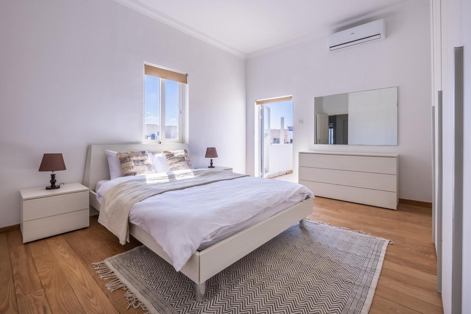 Apartament Stunning - Seaview Penthouse 3-Bed + Parking Sliema Zewnętrze zdjęcie